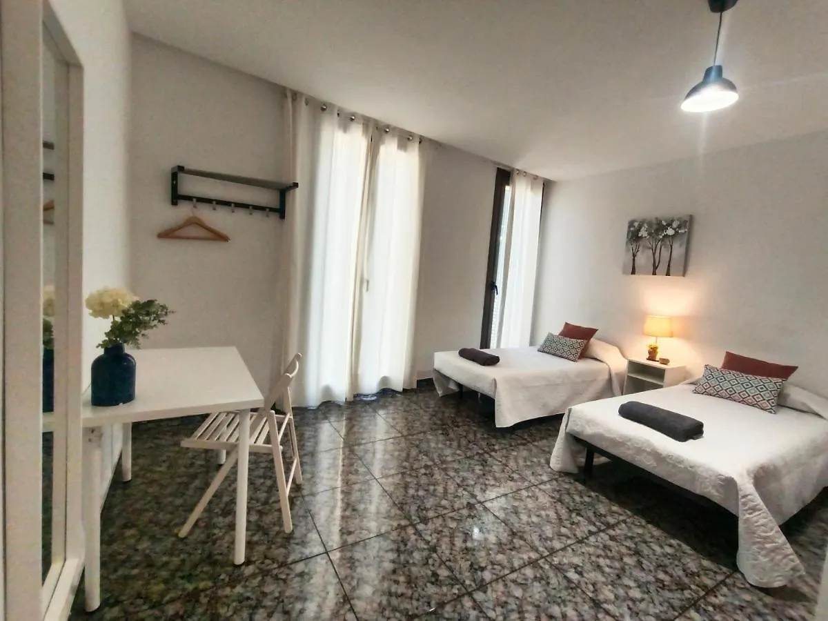 Hostel By Plaza Urquinaona Rooms Barcelona Spain